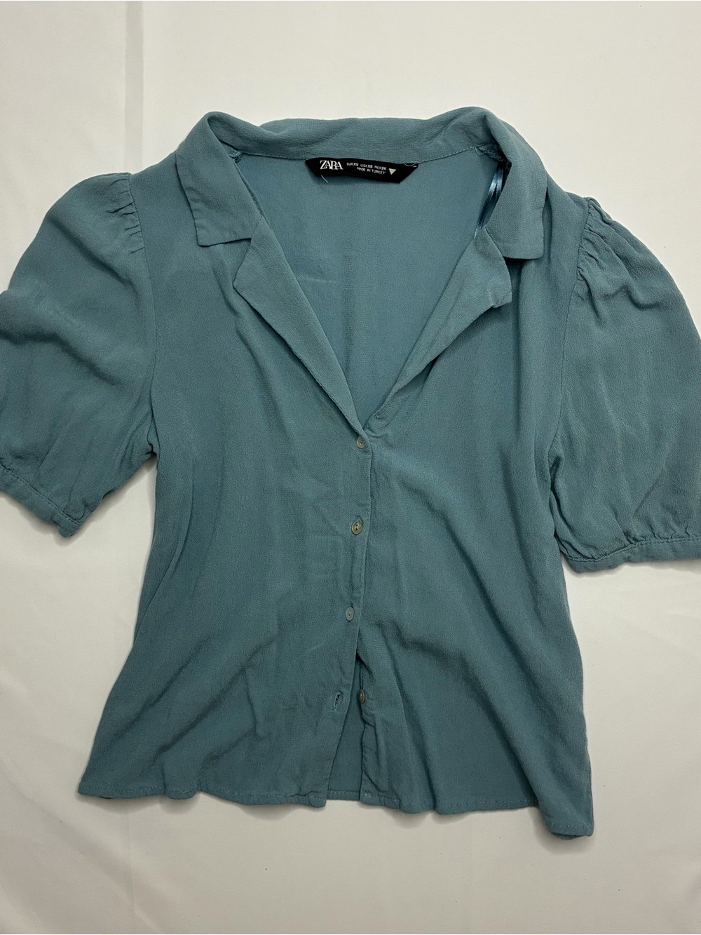 Zara Blue short puff sleeve & button up blouse, size XS